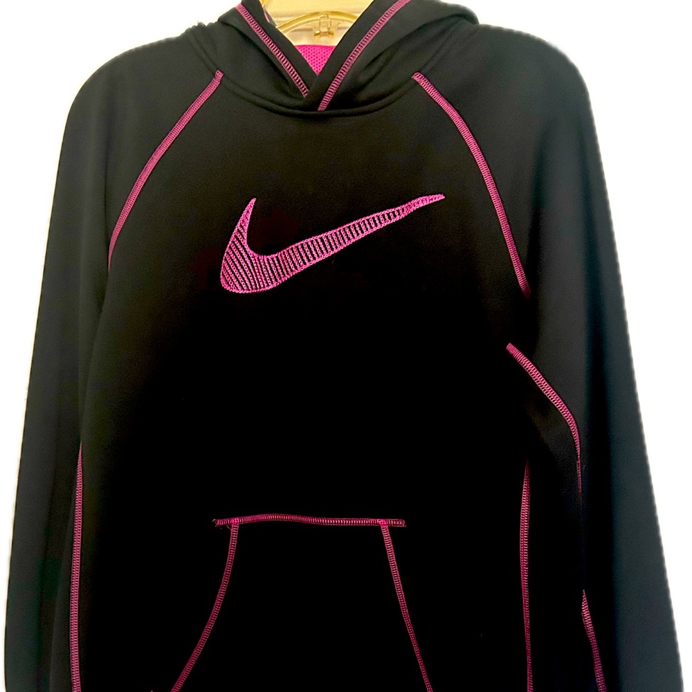 Nike-Therma Fit Hoodie Size L